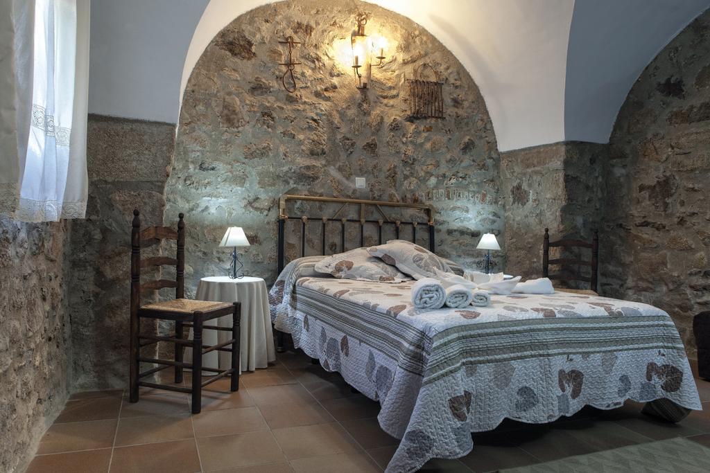 Apartamentos Rurales La Casa De Luis Санта-Крус-де-ла-Сьерра Номер фото